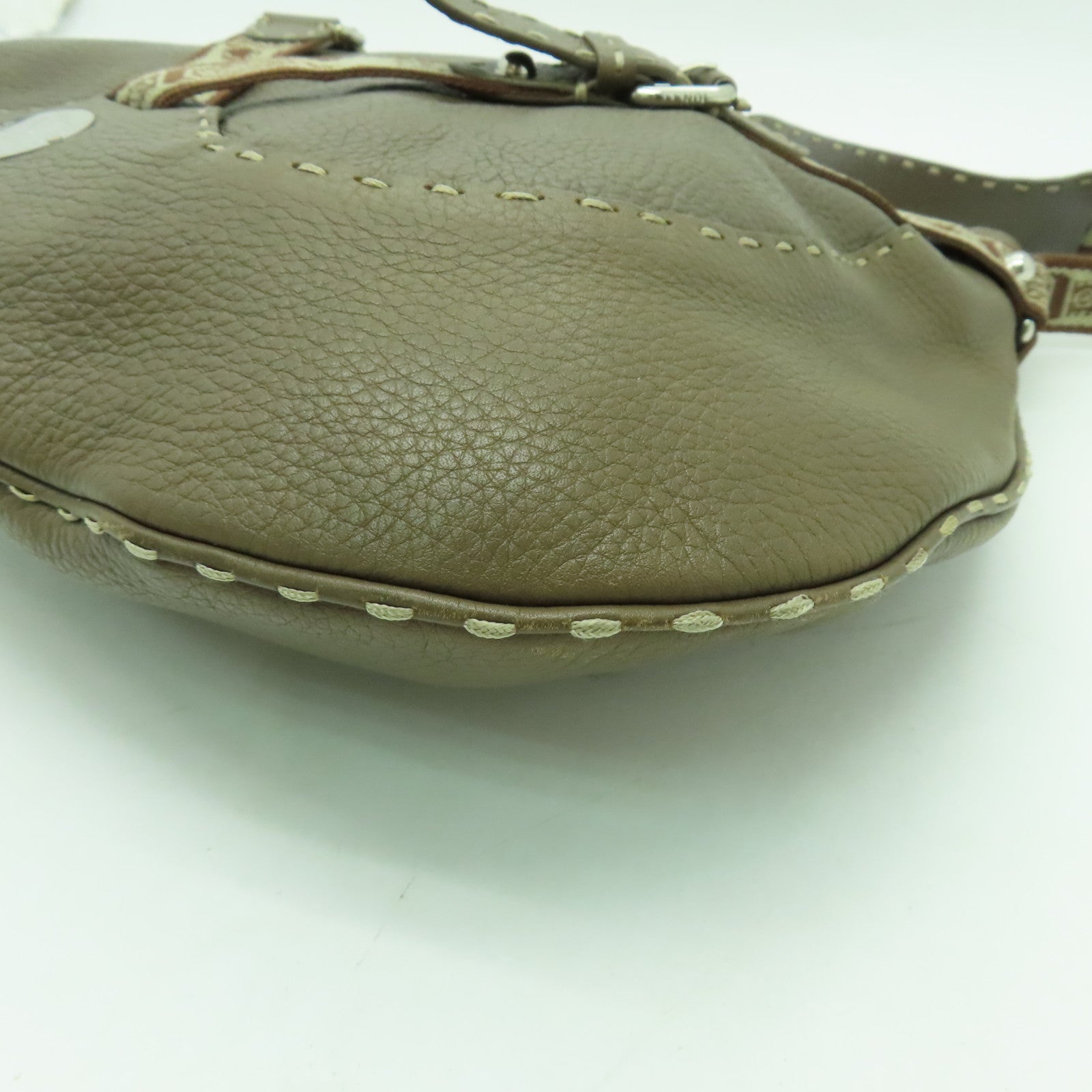 FENDI 牛皮皮革Selleria Hobo銀扣肩背袋啡色