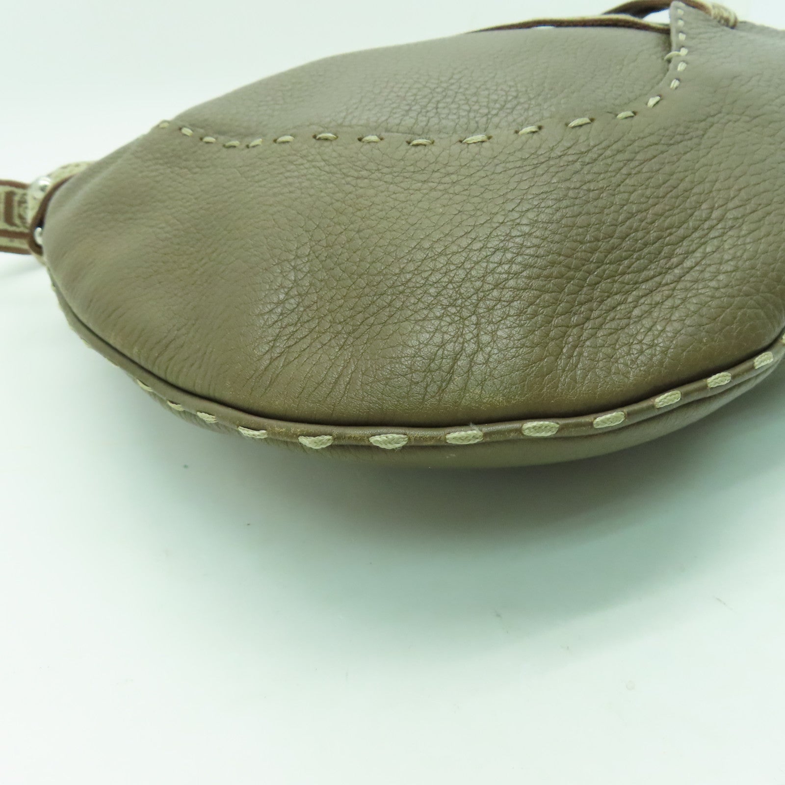 FENDI 牛皮皮革Selleria Hobo銀扣肩背袋啡色