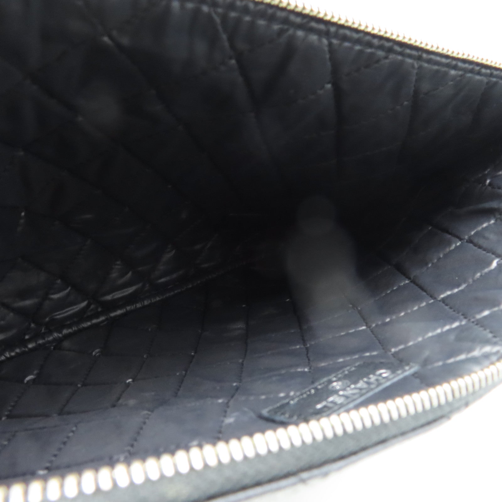 CHANEL 菱格Caviar皮革Classic Pouch銀扣手拿包黑色