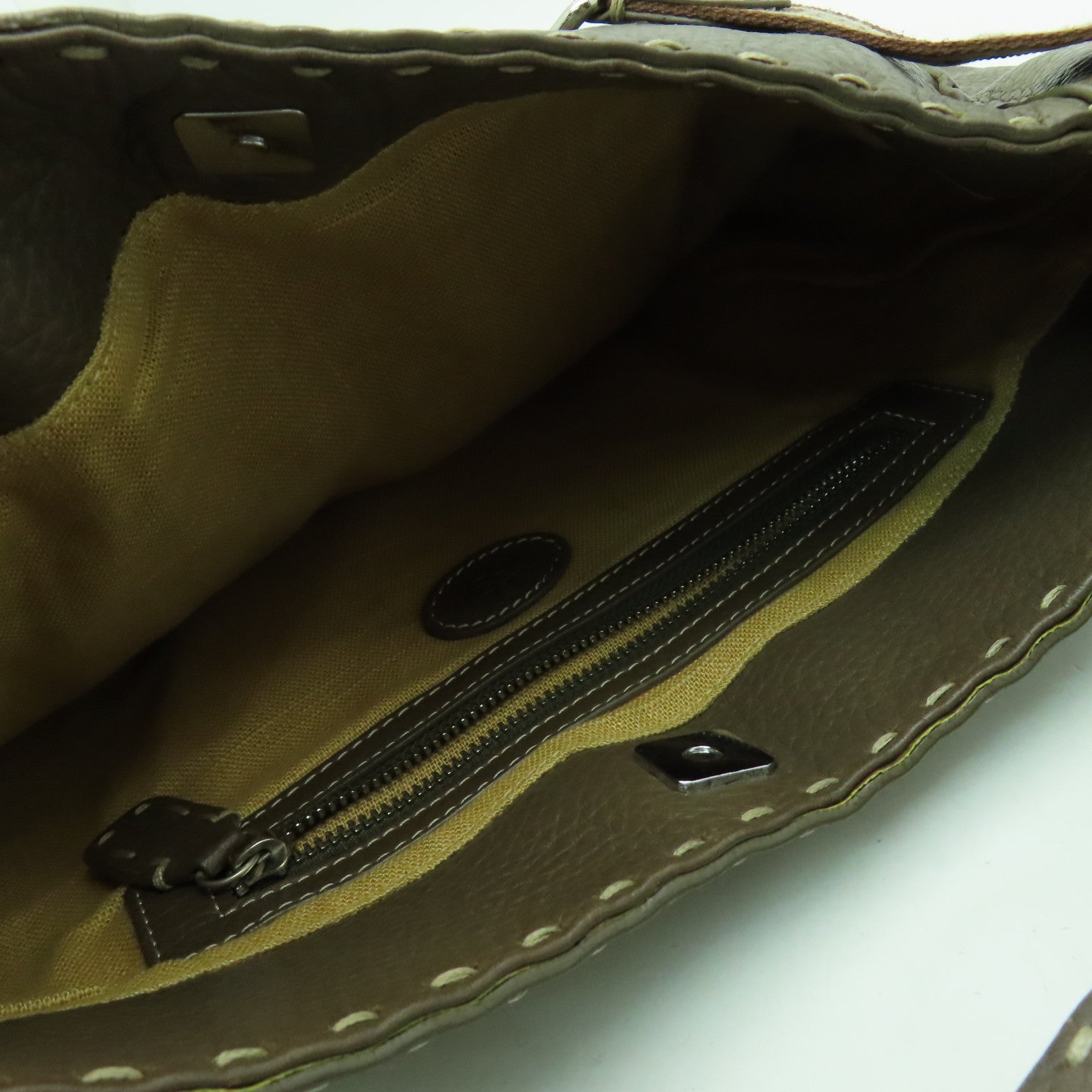 FENDI 牛皮皮革Selleria Hobo銀扣肩背袋啡色