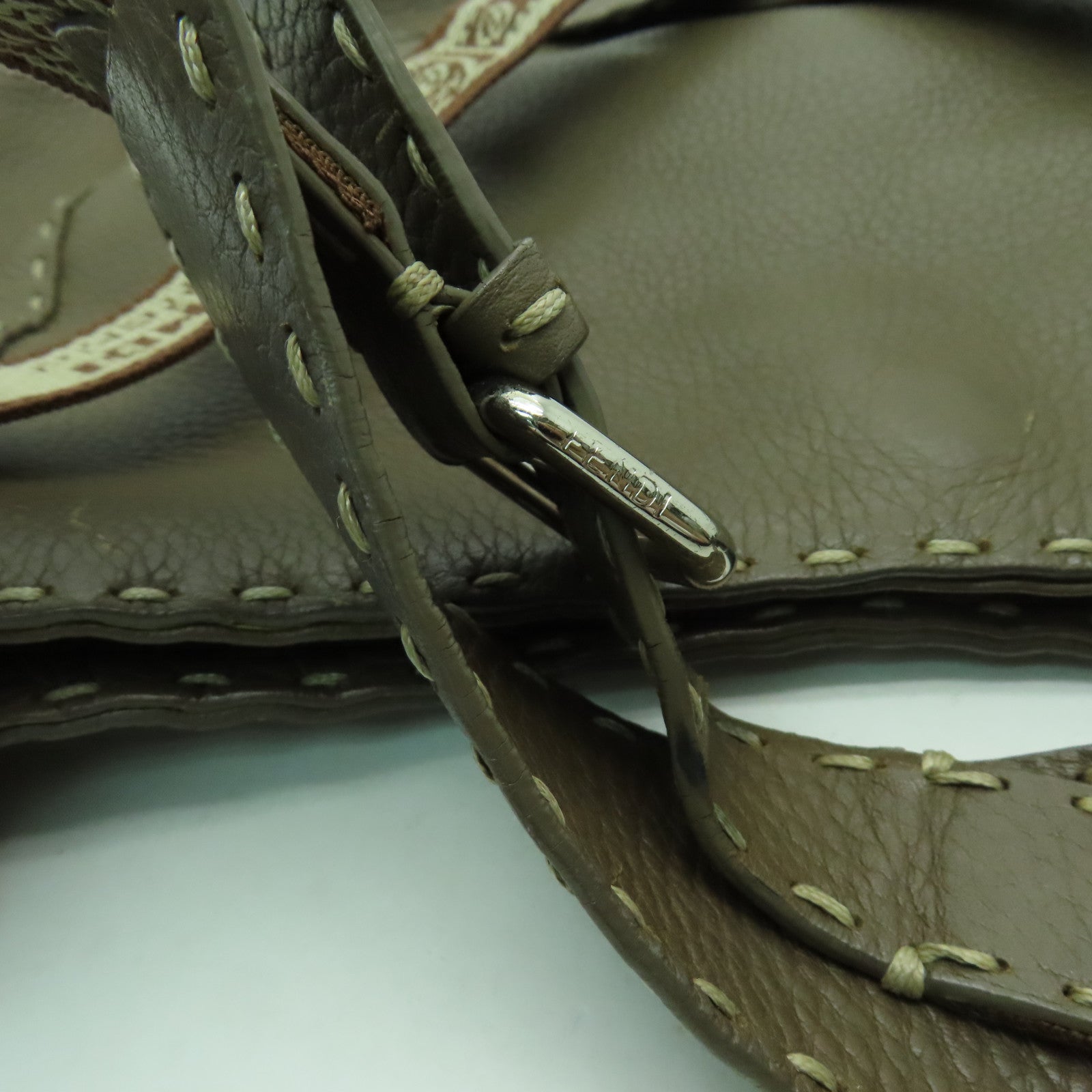 FENDI 牛皮皮革Selleria Hobo銀扣肩背袋啡色
