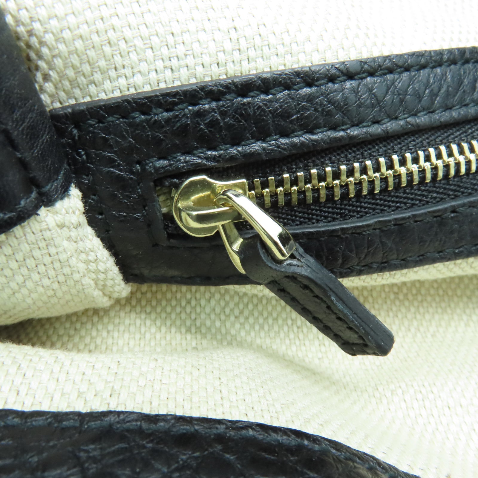 GUCCI 牛皮皮革Soho Chain Shoulder Bag金扣鏈帶肩背袋黑色