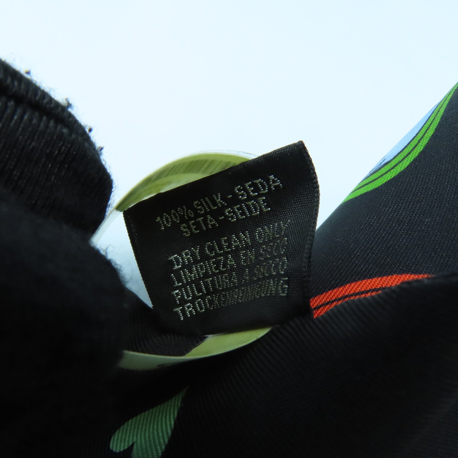 HERMES Silk Twilly Scarf Black/Color