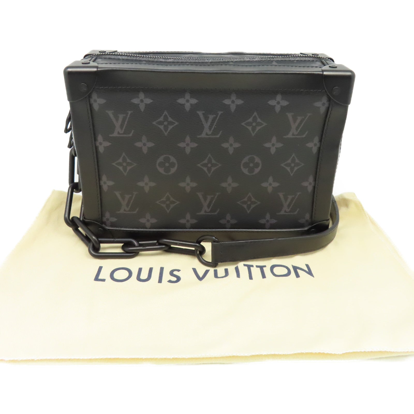 LOUIS VUITTON Monogram Eclipse Soft Trunk肩背袋黑色