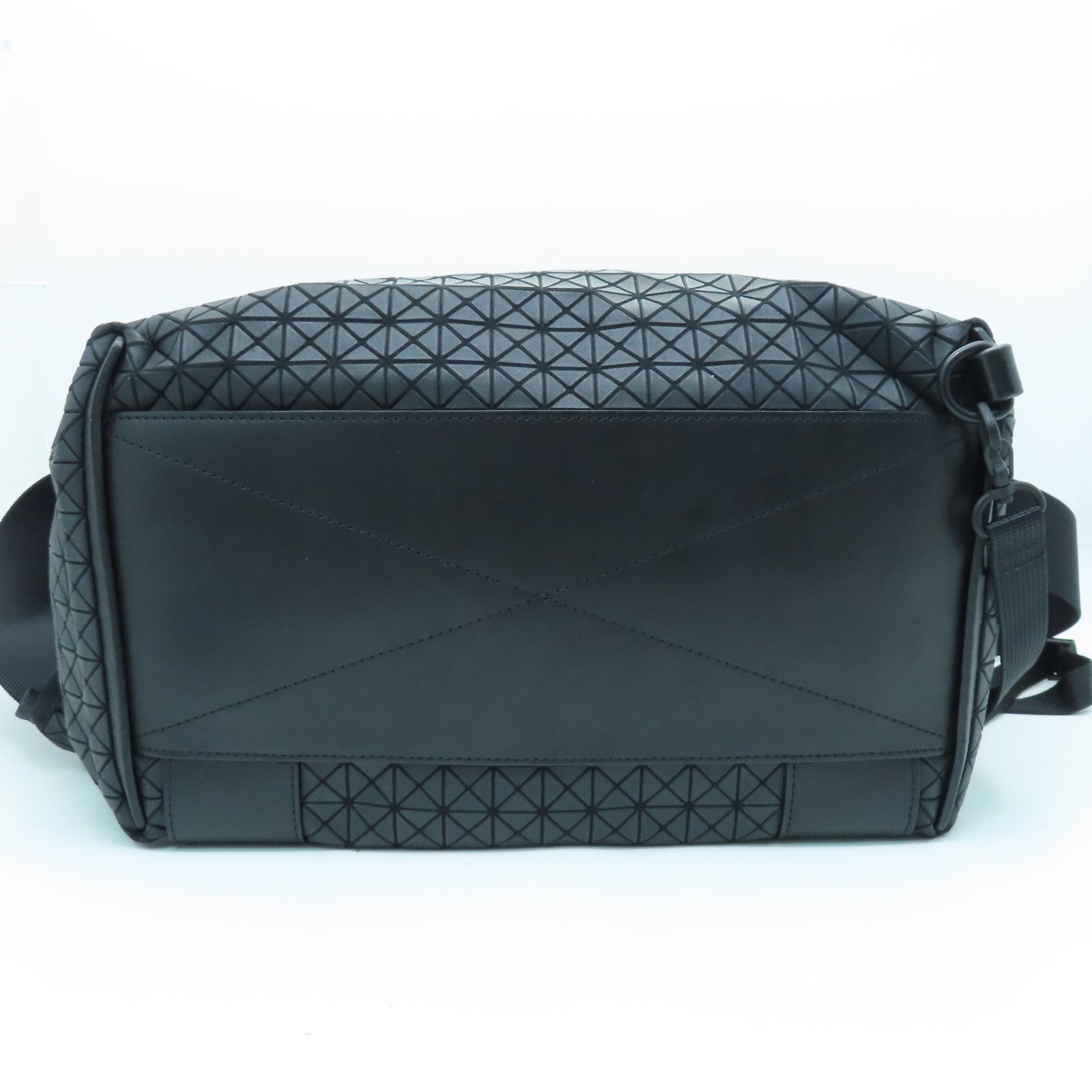 SELECTION PVC Issey Miyake Bao Bao Messenger黑扣肩背袋黑色
