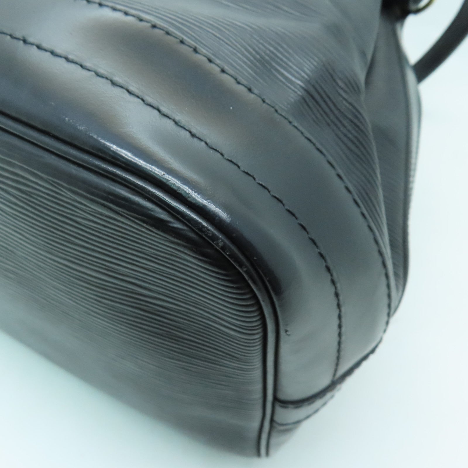 LOUIS VUITTON Epi Noe金扣肩背袋黑色