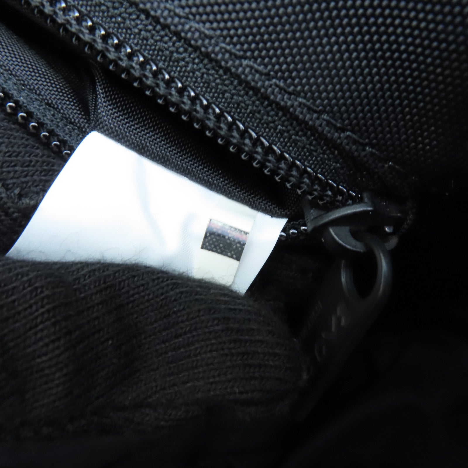 SELECTION PVC Issey Miyake Bao Bao Messenger黑扣肩背袋黑色