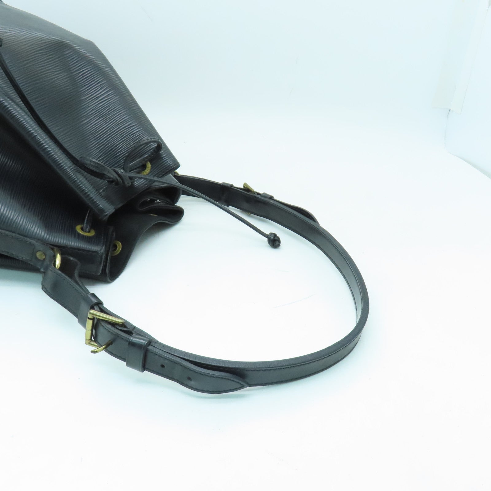 LOUIS VUITTON Epi Noe金扣肩背袋黑色