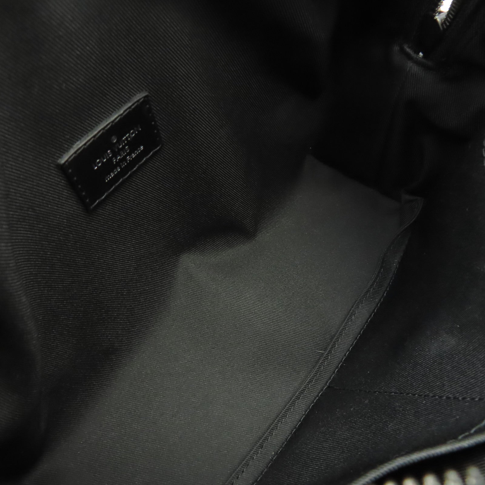 LOUIS VUITTON Monogram Eclipse Soft Trunk肩背袋黑色