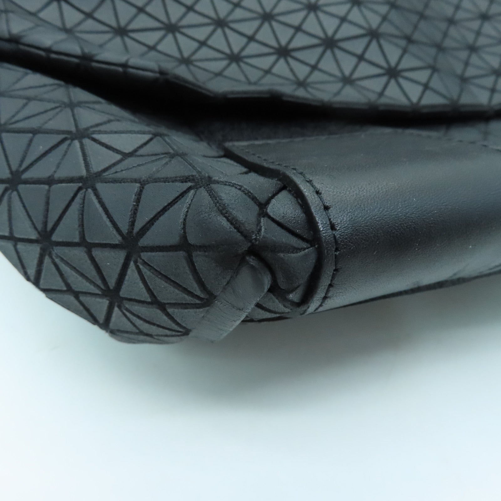 SELECTION PVC Issey Miyake Bao Bao Messenger黑扣肩背袋黑色