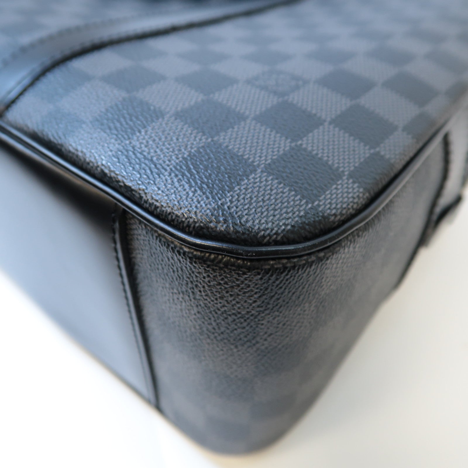 LOUIS VUITTON Damier Graphite Porto De Cuman Voyage銀扣手挽袋黑色