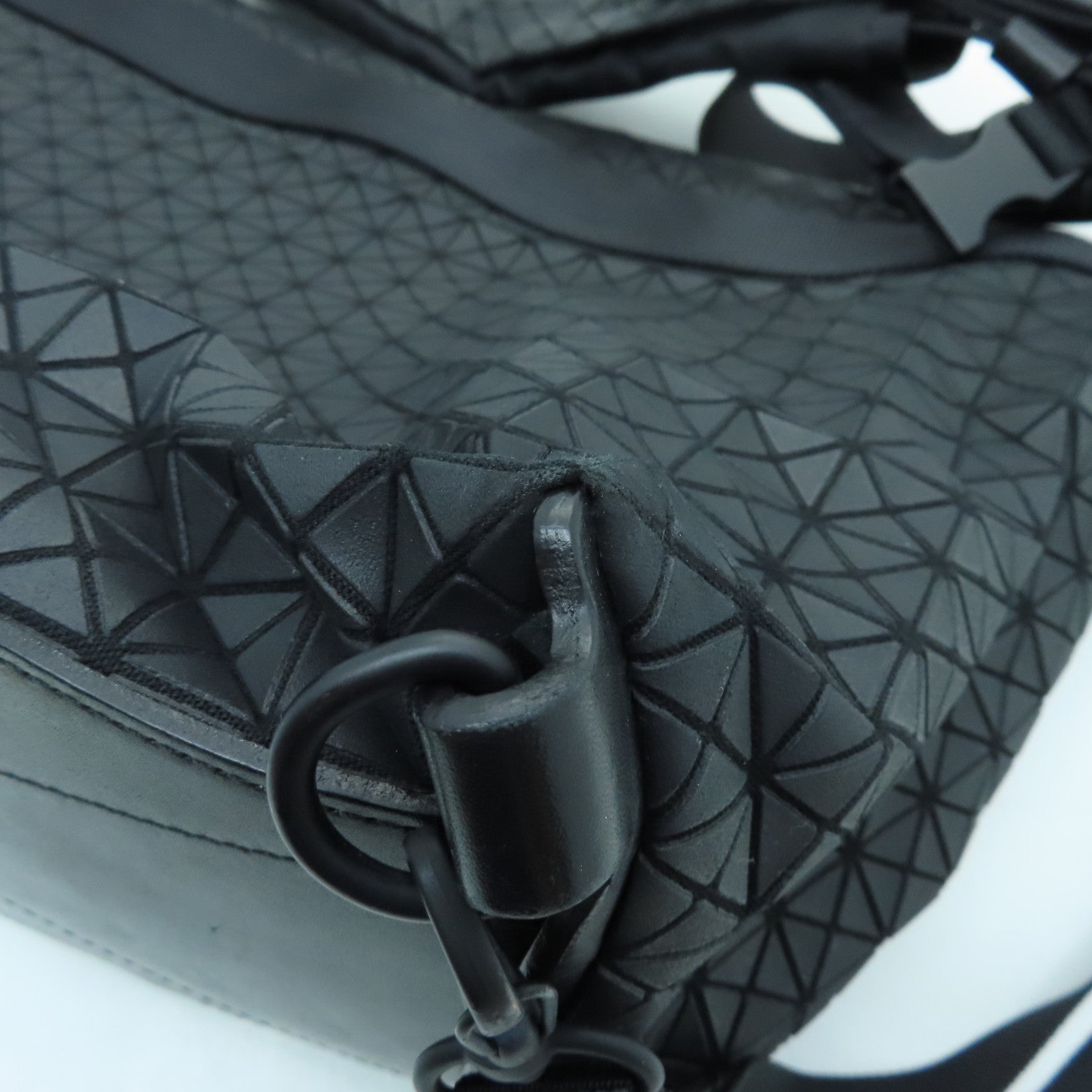 SELECTION PVC Issey Miyake Bao Bao Messenger黑扣肩背袋黑色