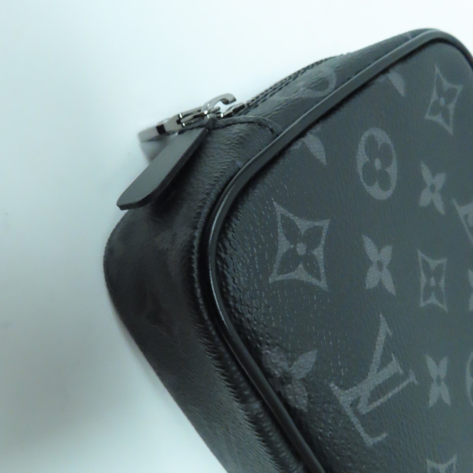 LOUIS VUITTON Monogram Eclipse Toilet Pouch PM銀扣手拿包黑色/灰色