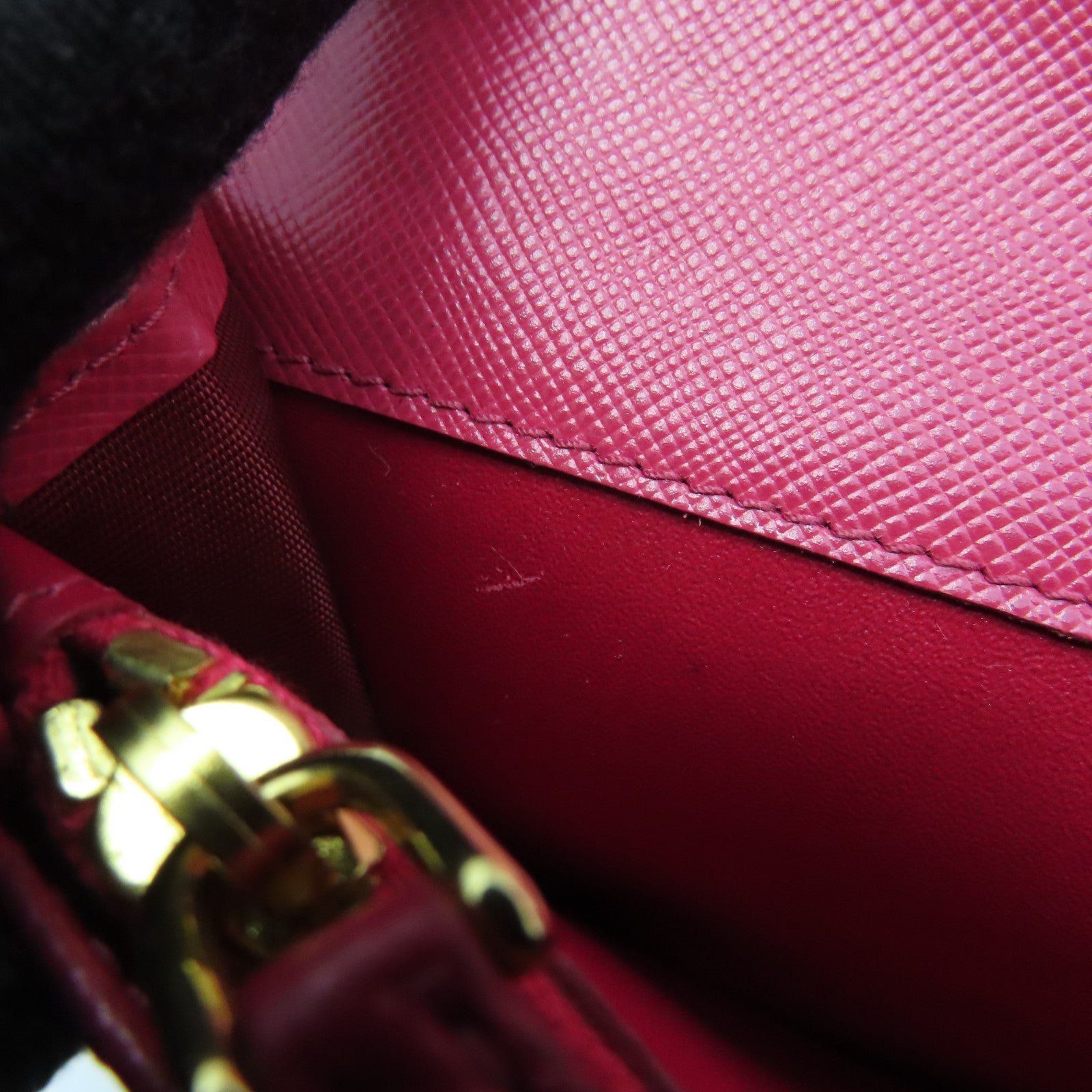 PRADA 牛皮皮革Clutch Bag金扣手拿包粉紅色