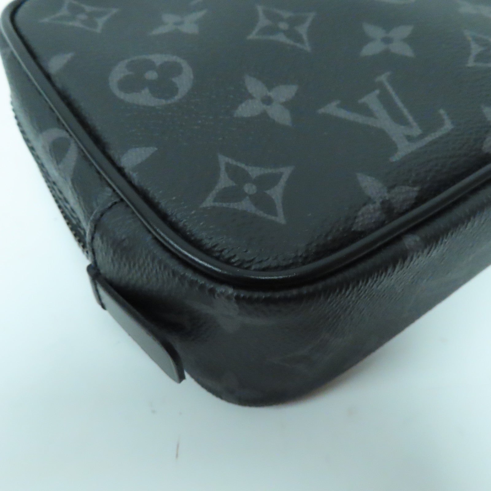 LOUIS VUITTON Monogram Eclipse Toilet Pouch PM銀扣手拿包黑色/灰色