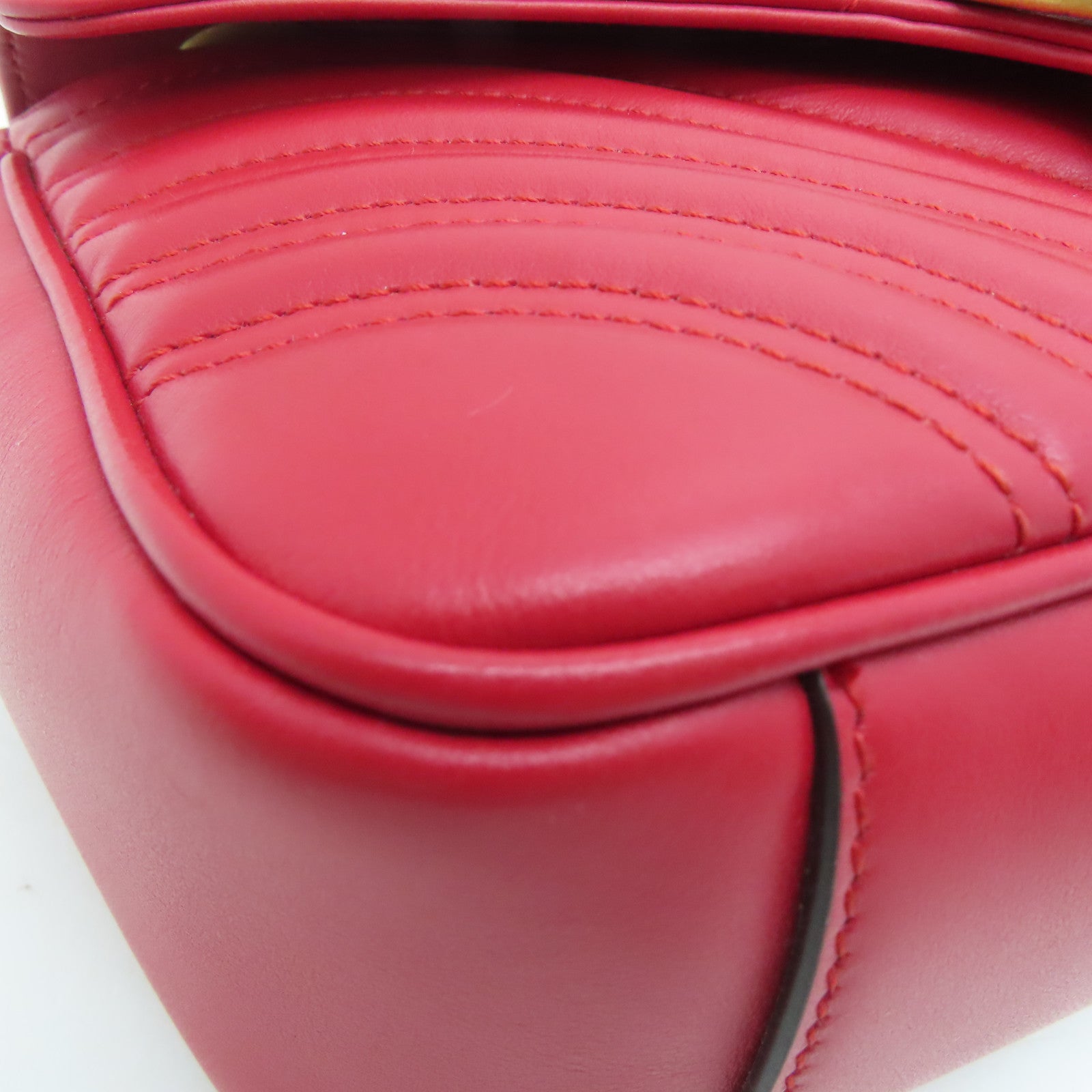 GUCCI 牛皮皮革GG Marmont Shoulder Bag金扣錬帶肩背袋紅色