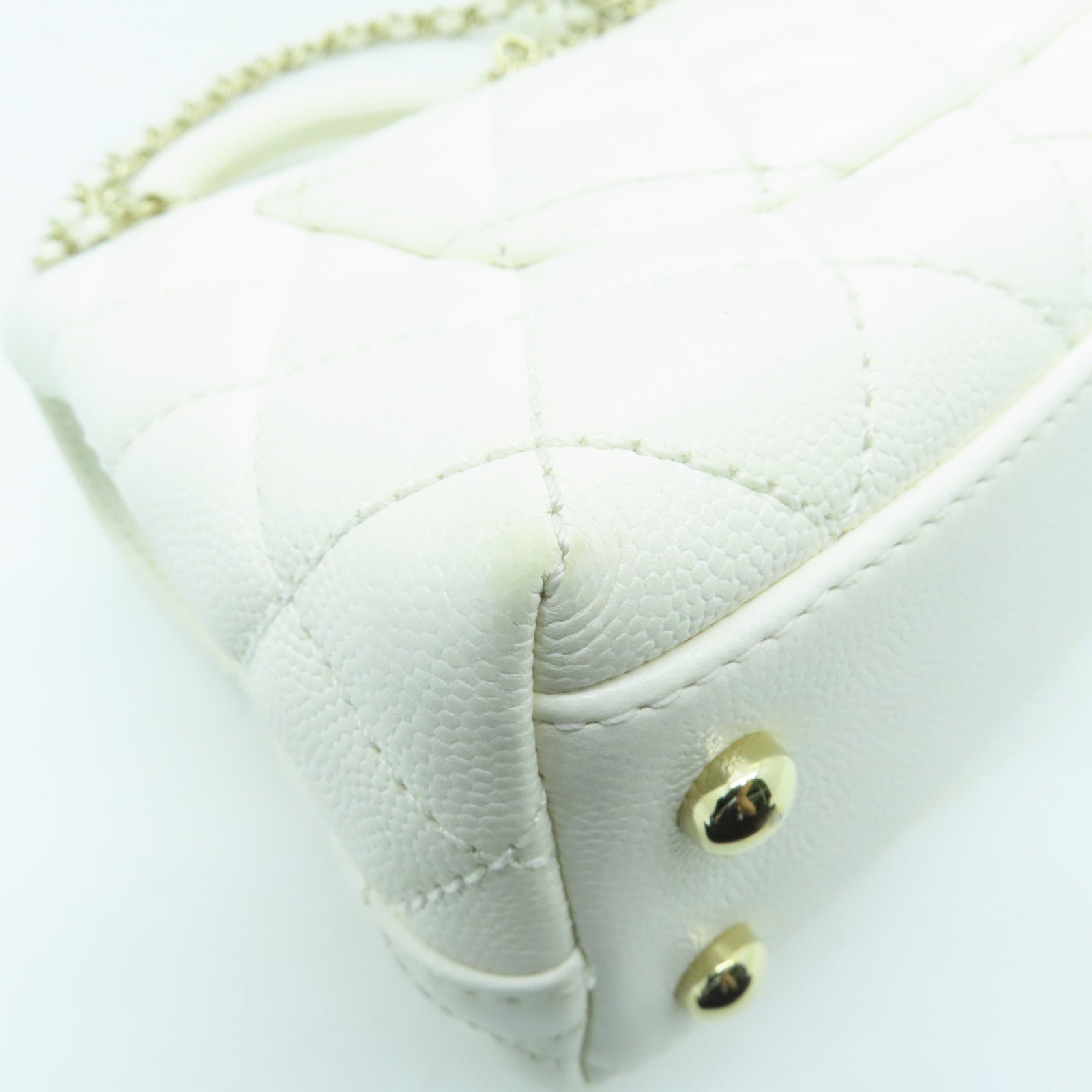 CHANEL 菱格Caviar皮革Mini Coco Handle金扣鏈帶肩背袋白色