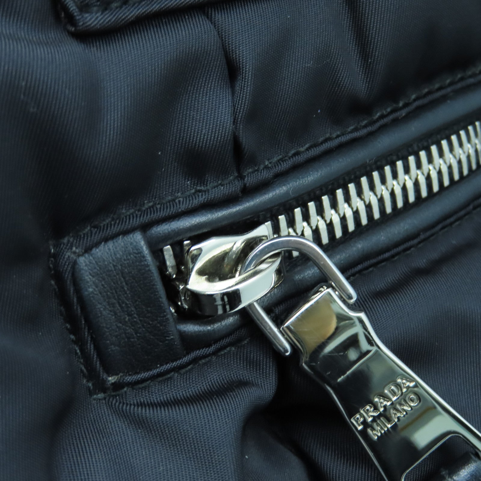 PRADA 尼龍2way Shoulder Bag銀扣手挽肩背兩用袋黑色