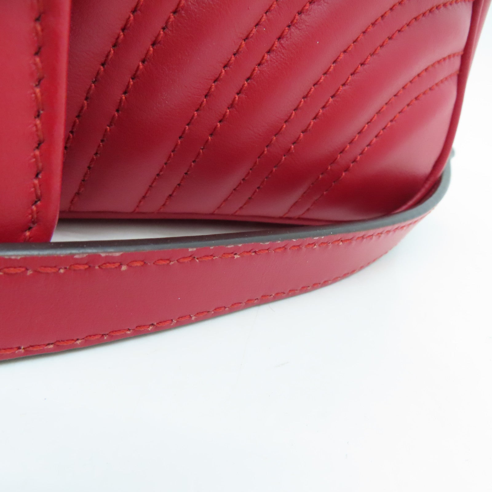 GUCCI 牛皮皮革GG Marmont Shoulder Bag金扣錬帶肩背袋紅色