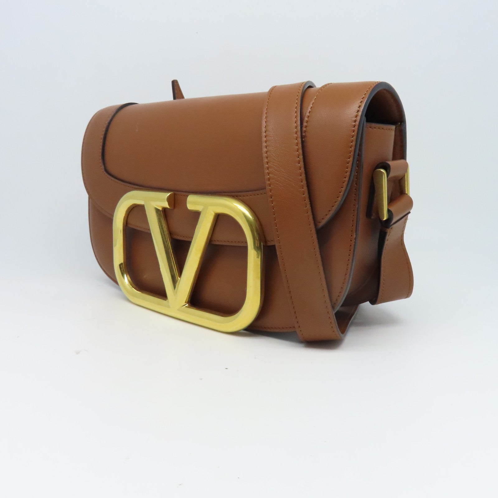 Valentino 牛皮皮革Super V Shoulder Bag金扣肩背袋棕色