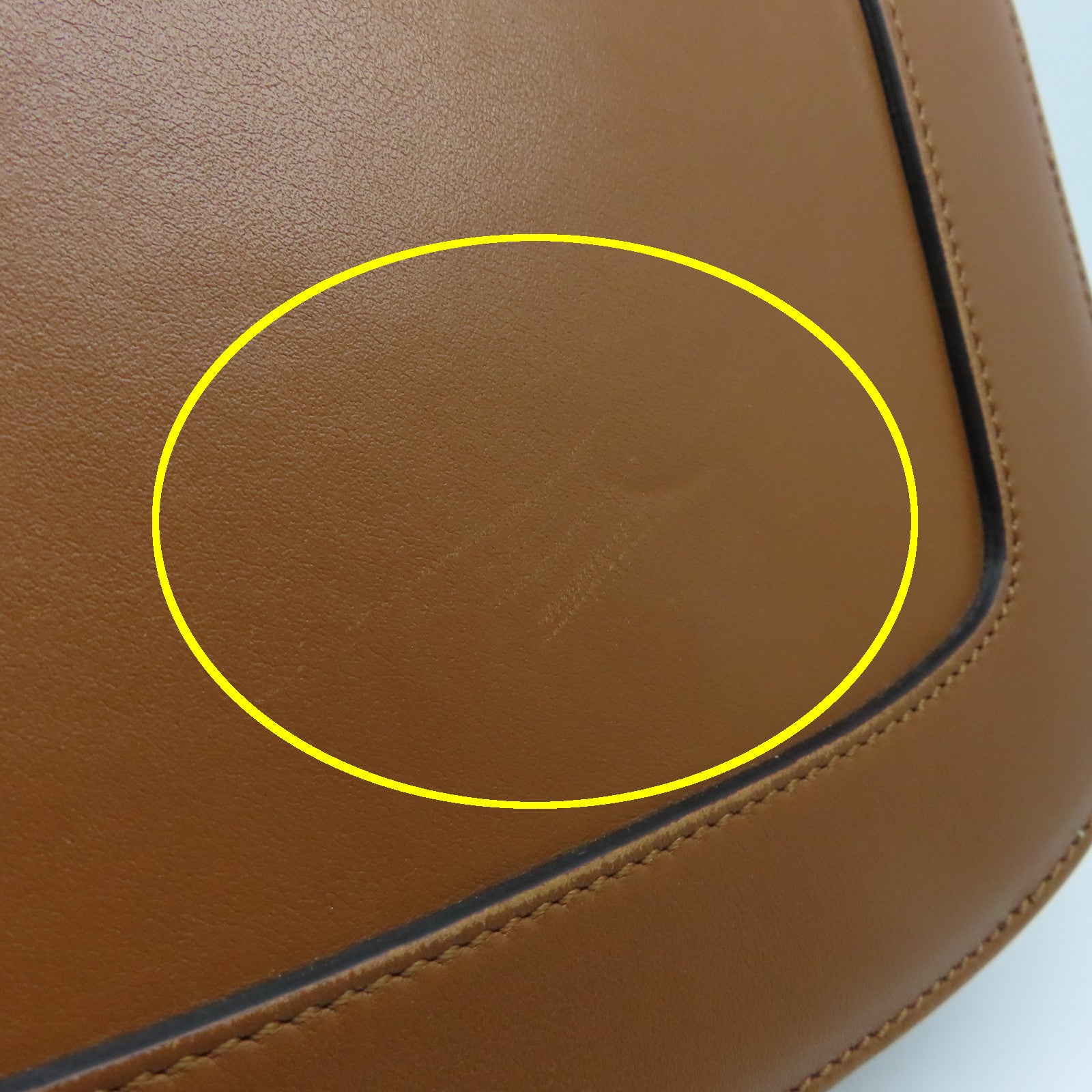Valentino 牛皮皮革Super V Shoulder Bag金扣肩背袋棕色
