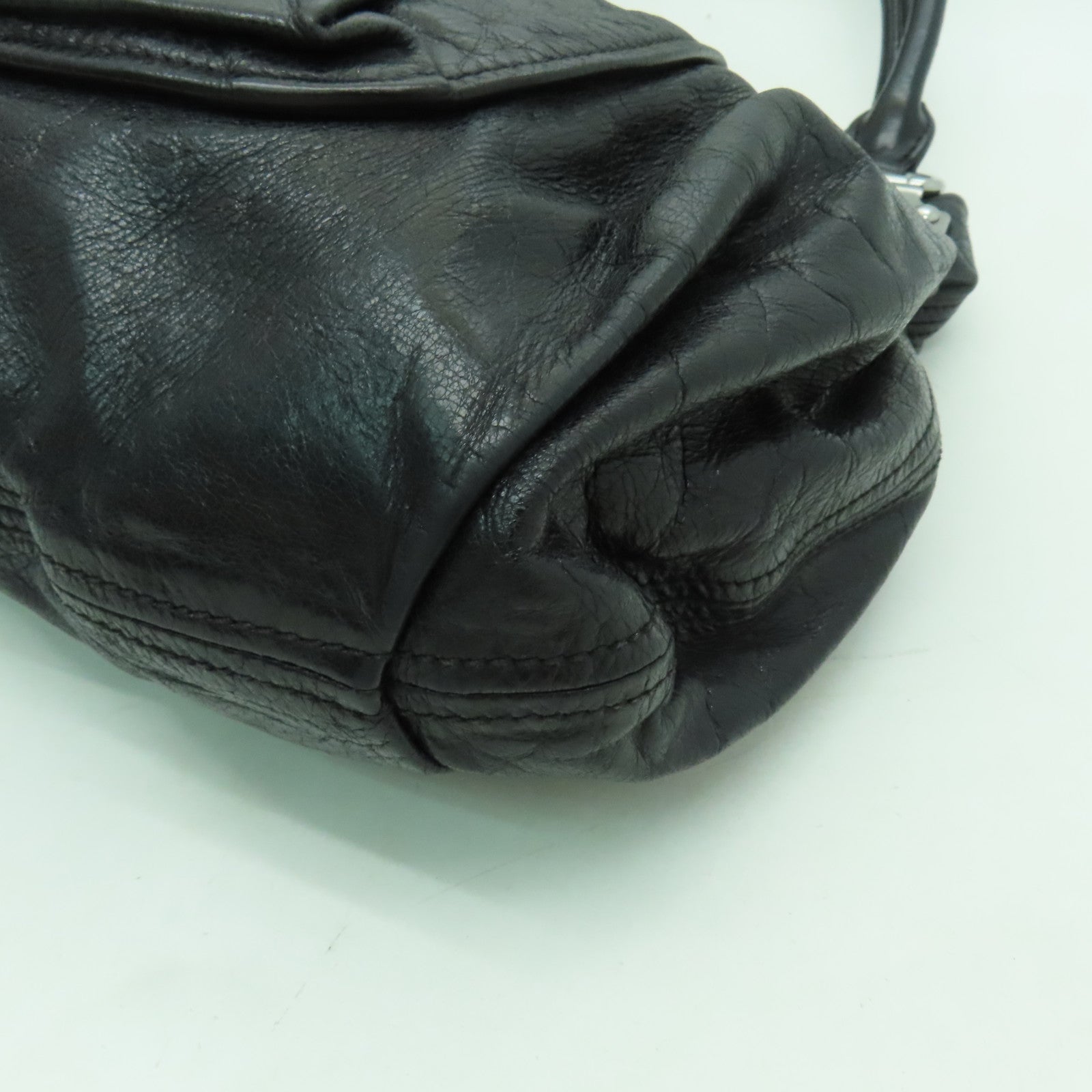Miu Miu 羊皮皮革Shoulder Bag銀扣肩背袋黑色