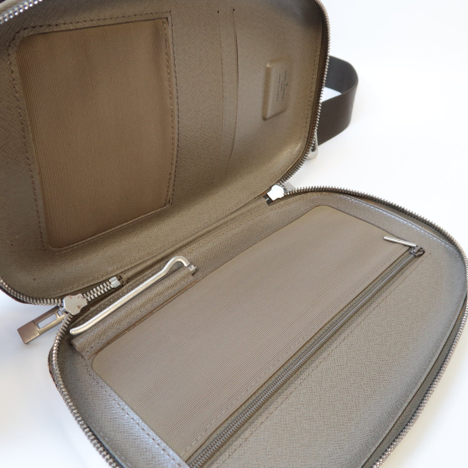 LOUIS VUITTON Damier Geant Mage Sling Bag銀扣腰包灰色