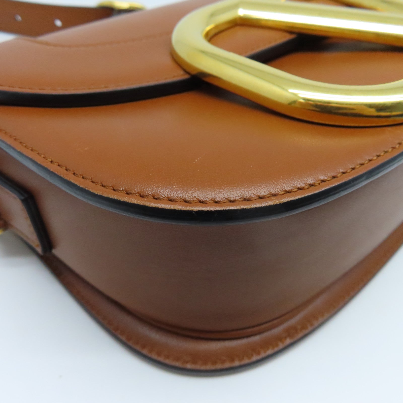 Valentino 牛皮皮革Super V Shoulder Bag金扣肩背袋棕色