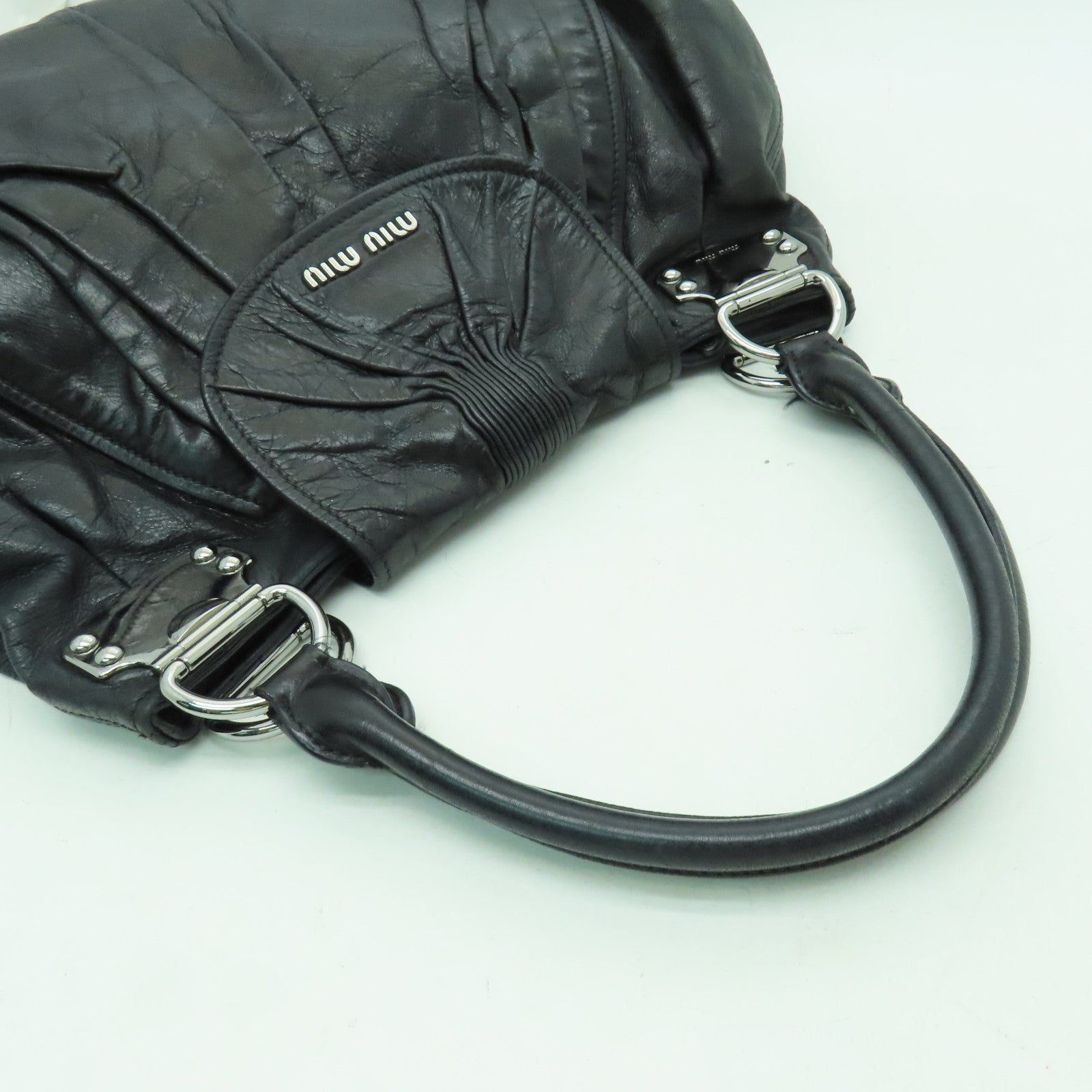Miu Miu 羊皮皮革Shoulder Bag銀扣肩背袋黑色