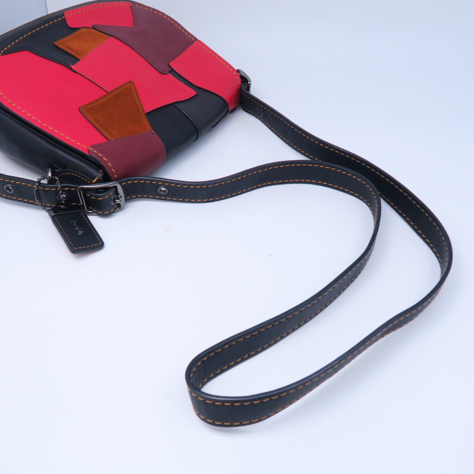 COACH 【激減優惠】麂皮牛皮皮革Shoulder Bag銀扣肩背袋黑色/紅色