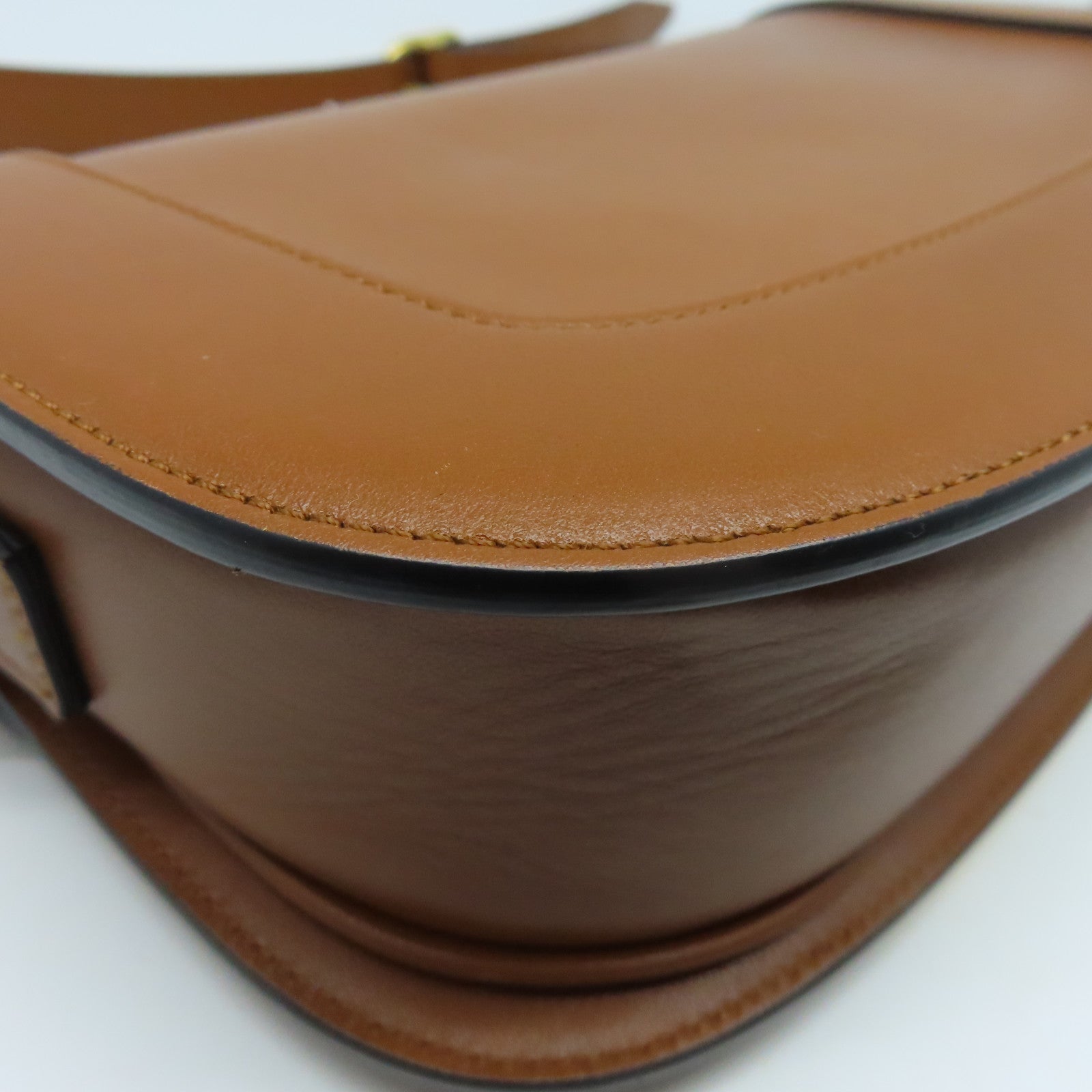 Valentino 牛皮皮革Super V Shoulder Bag金扣肩背袋棕色
