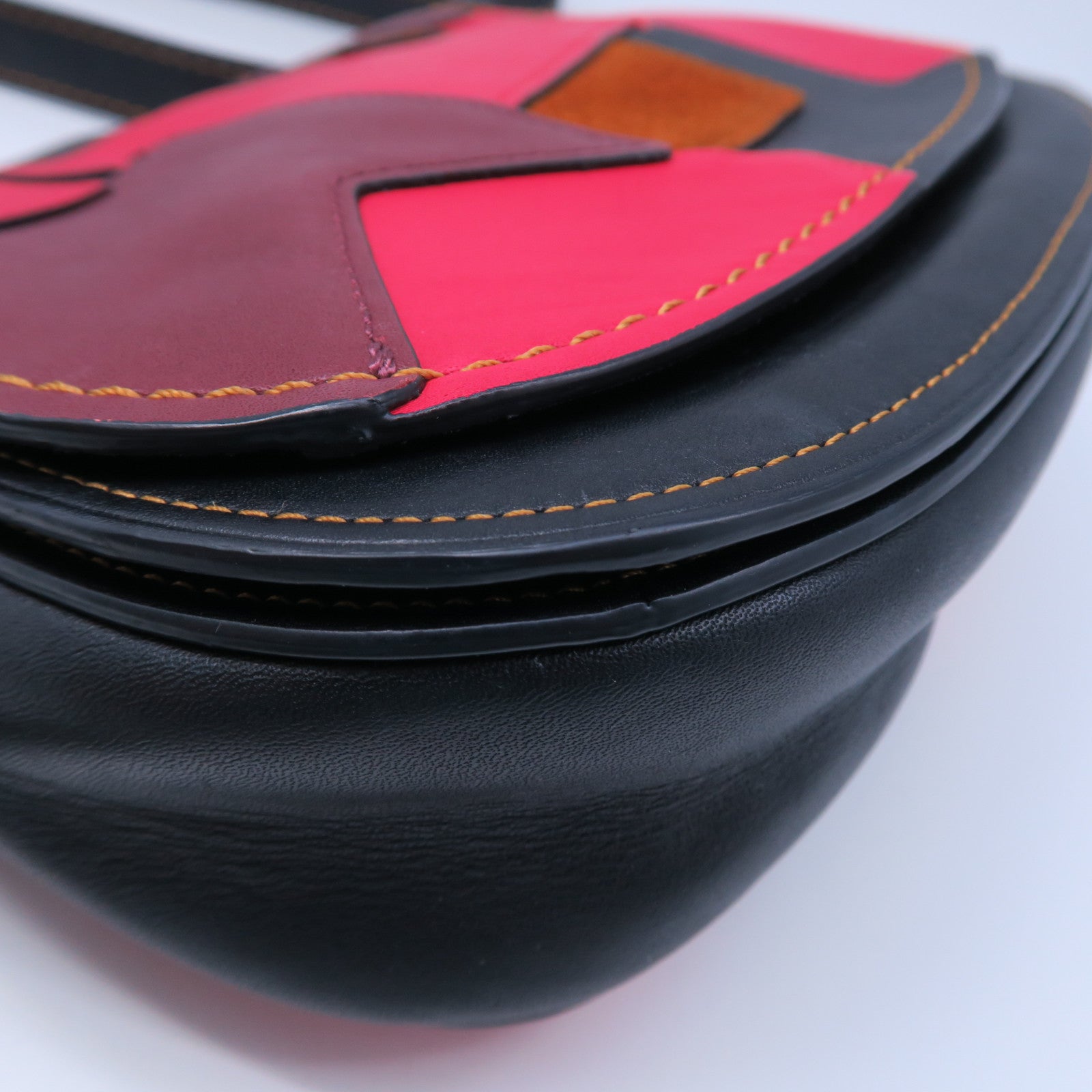 COACH 【激減優惠】麂皮牛皮皮革Shoulder Bag銀扣肩背袋黑色/紅色