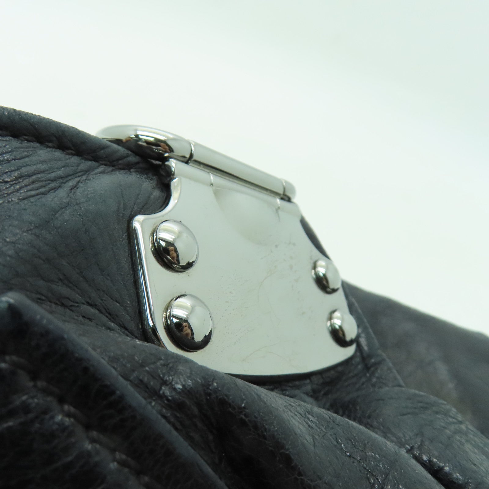 Miu Miu 羊皮皮革Shoulder Bag銀扣肩背袋黑色