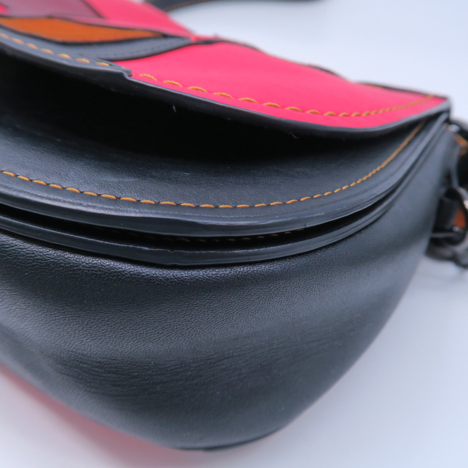 COACH 【激減優惠】麂皮牛皮皮革Shoulder Bag銀扣肩背袋黑色/紅色