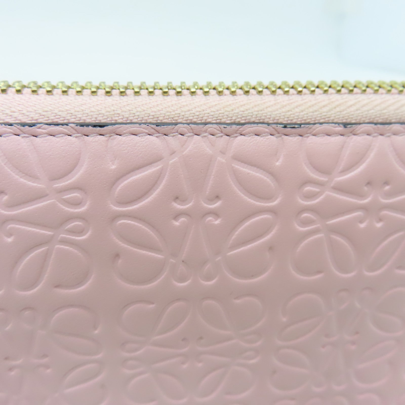 LOEWE 牛皮皮革Long Wallet金扣长钱包粉红色