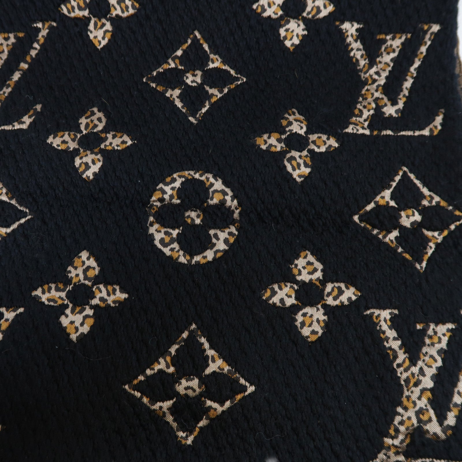 LOUIS VUITTON 羊毛/絲質Monogram Giant Jungle Logomania Scarf黑色/啡色