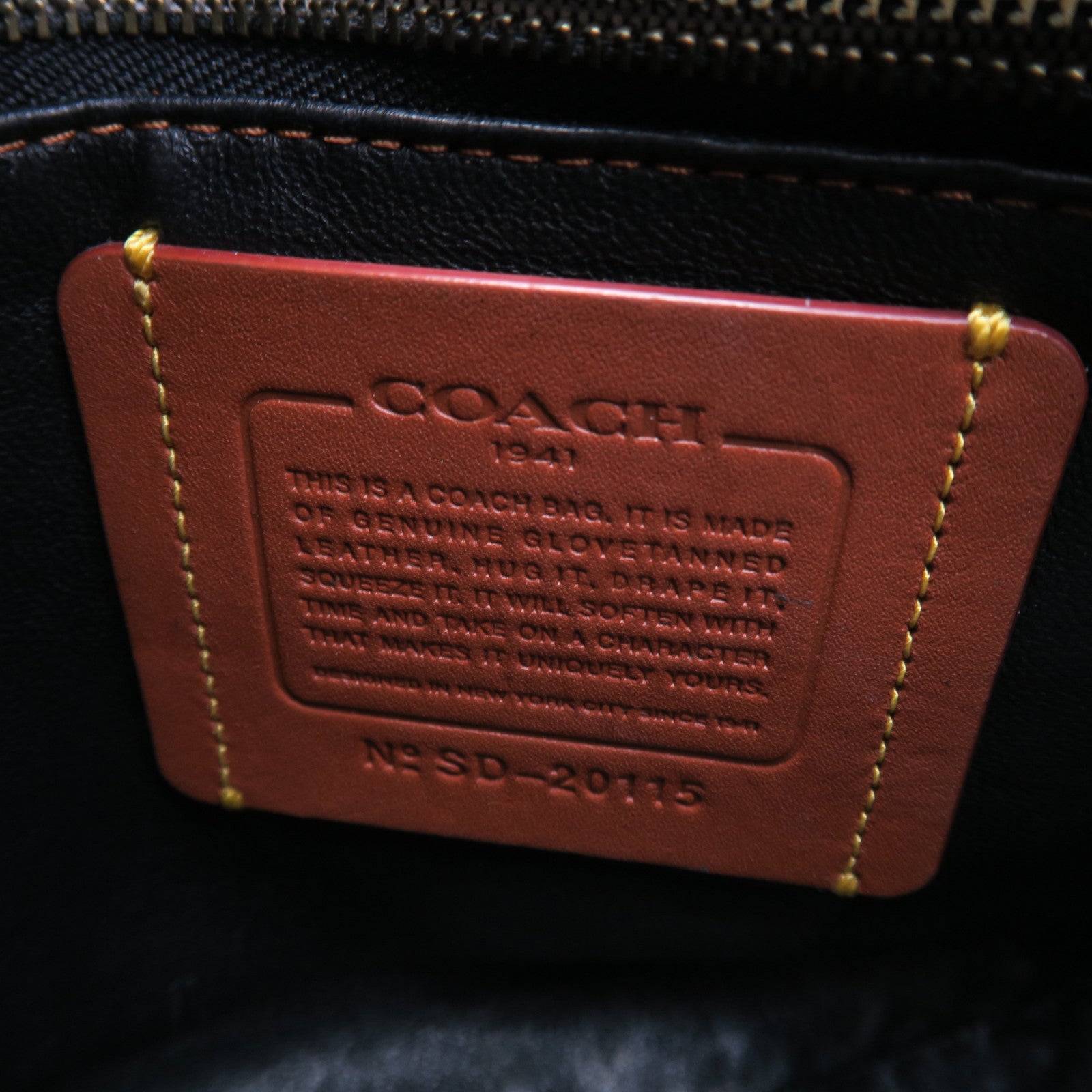 COACH 【激減優惠】麂皮牛皮皮革Shoulder Bag銀扣肩背袋黑色/紅色