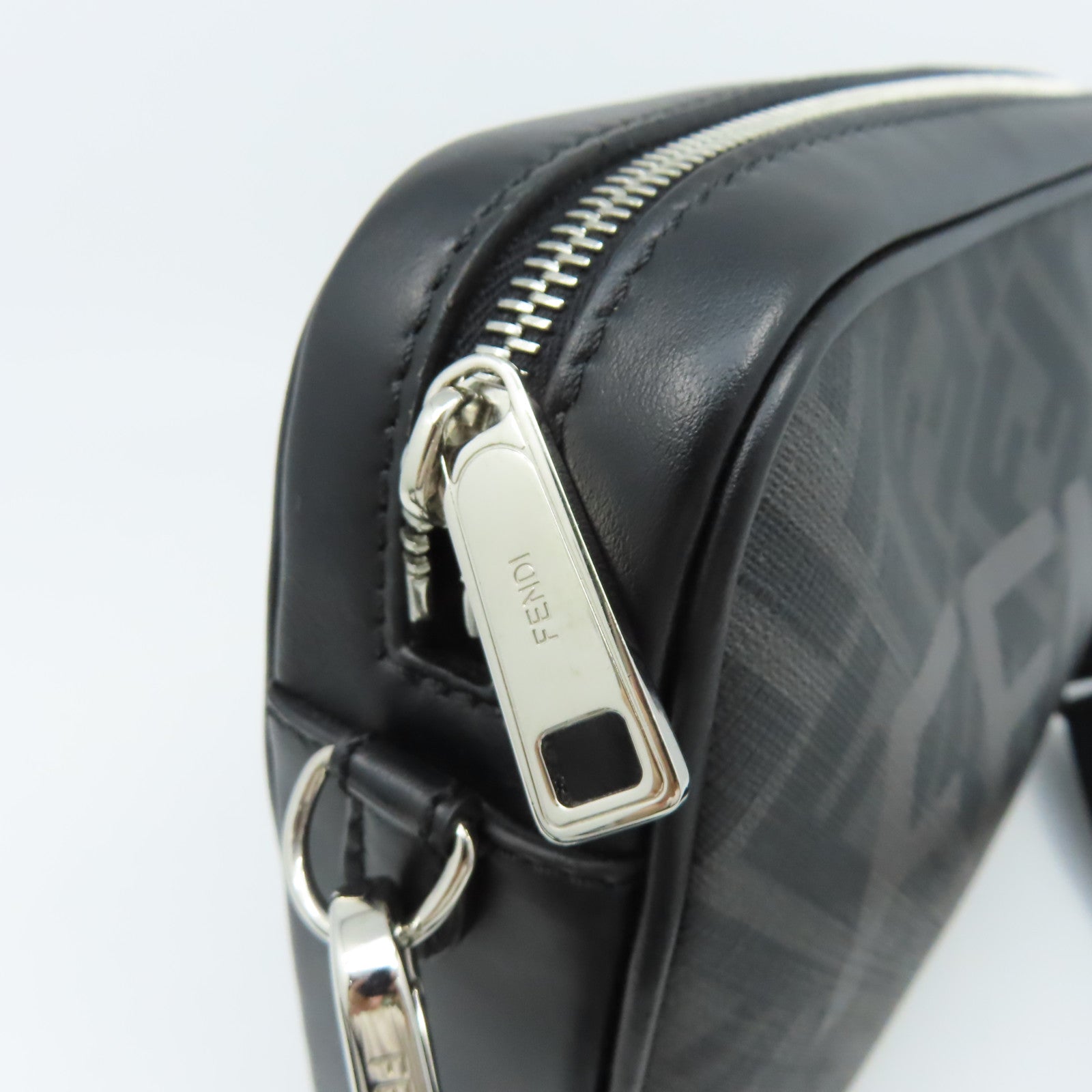 FENDI 塗層帆布Diagonal Camera Case Shoulder Bag銀扣肩背袋黑色/碳灰色