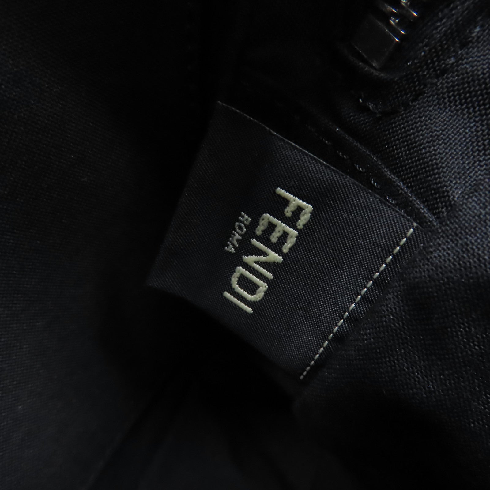 FENDI 塗層帆布Diagonal Camera Case Shoulder Bag銀扣肩背袋黑色/碳灰色