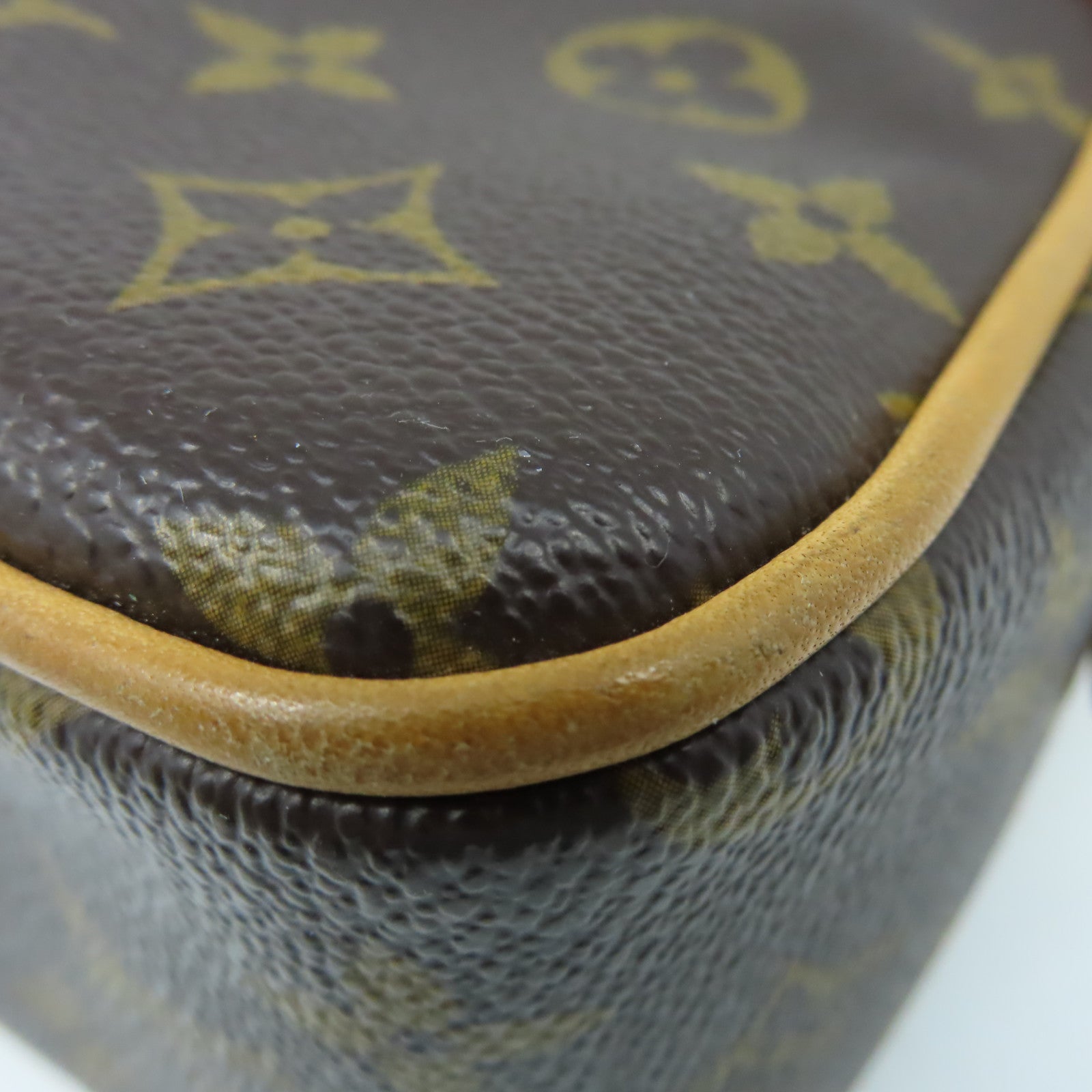 LOUIS VUITTON Monogram Hudson Shoulder Bag金扣肩背袋啡色