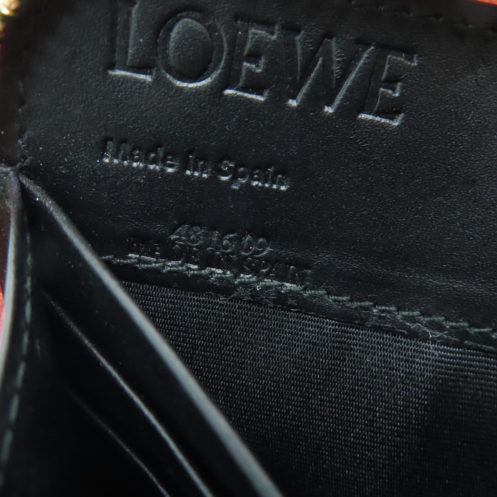 LOEWE 牛皮皮革Long Wallet金扣长钱包粉红色