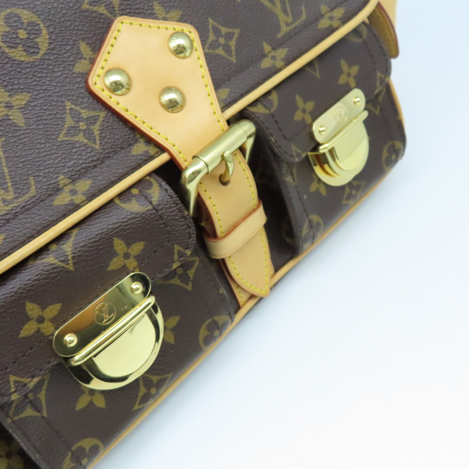 LOUIS VUITTON Monogram Hudson Shoulder Bag金扣肩背袋啡色