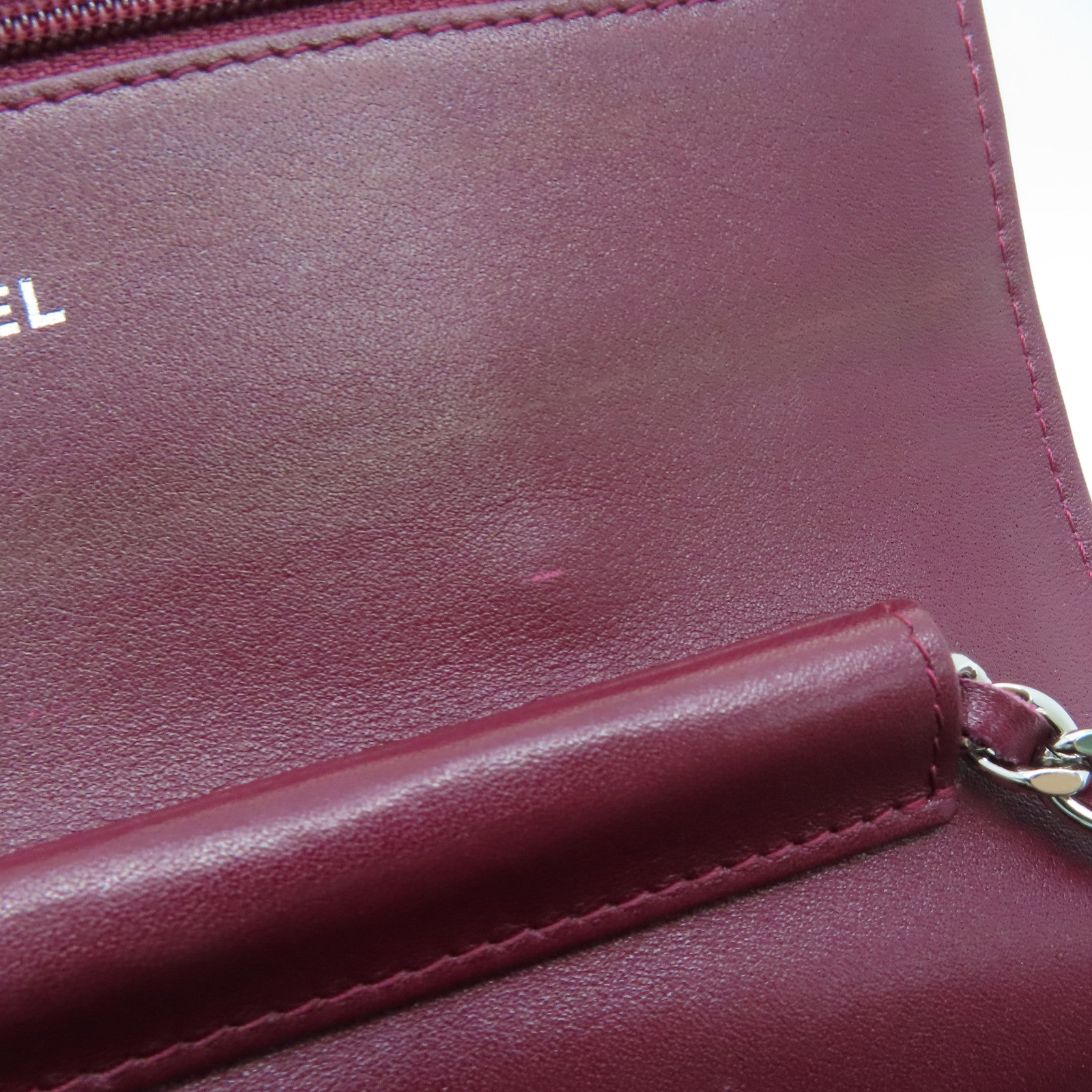 CHANEL 菱格漆皮皮革WOC Wallet On Chain銀扣肩背袋酒紅色