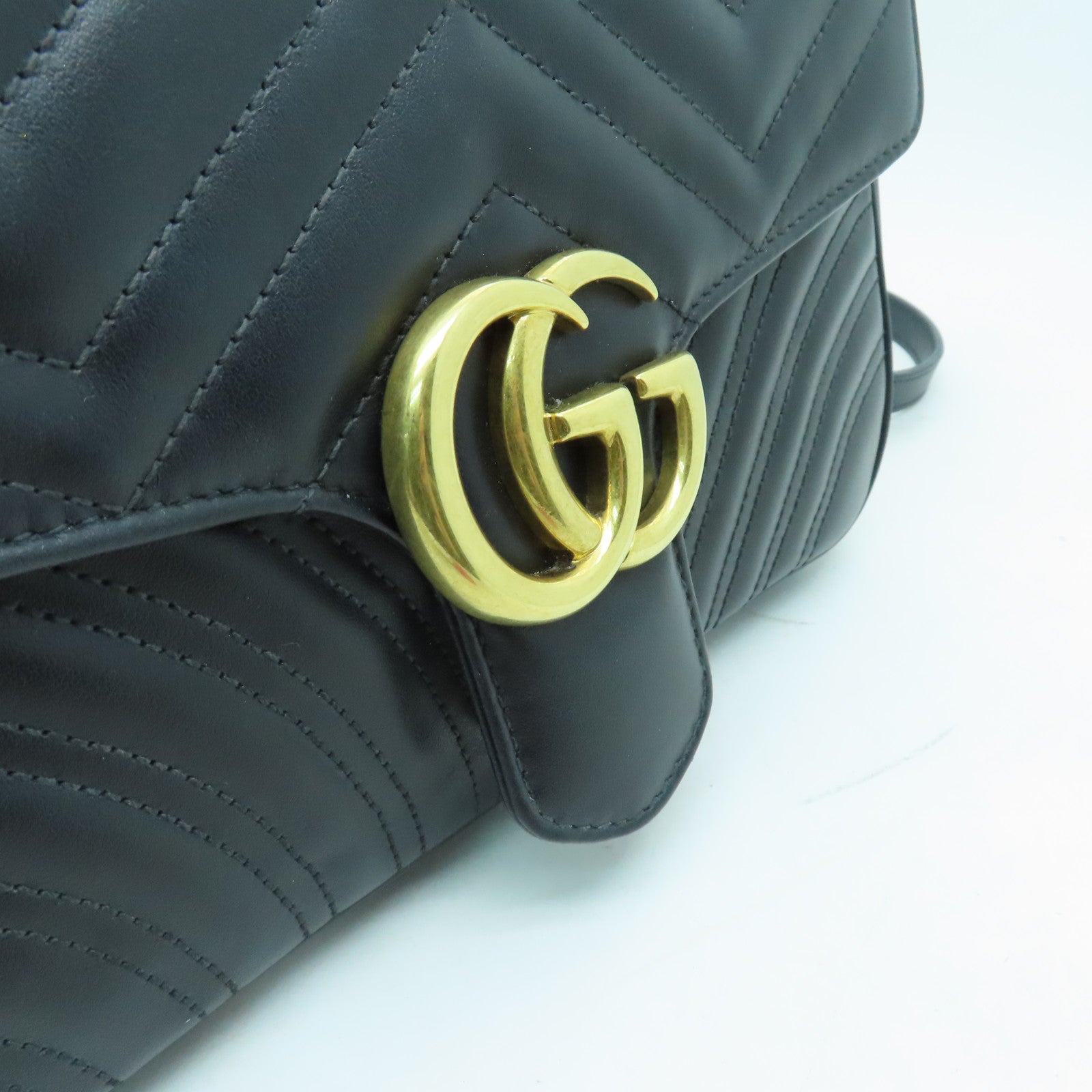 GUCCI 牛皮皮革GG Marmont金扣鏈帶肩背袋黑色