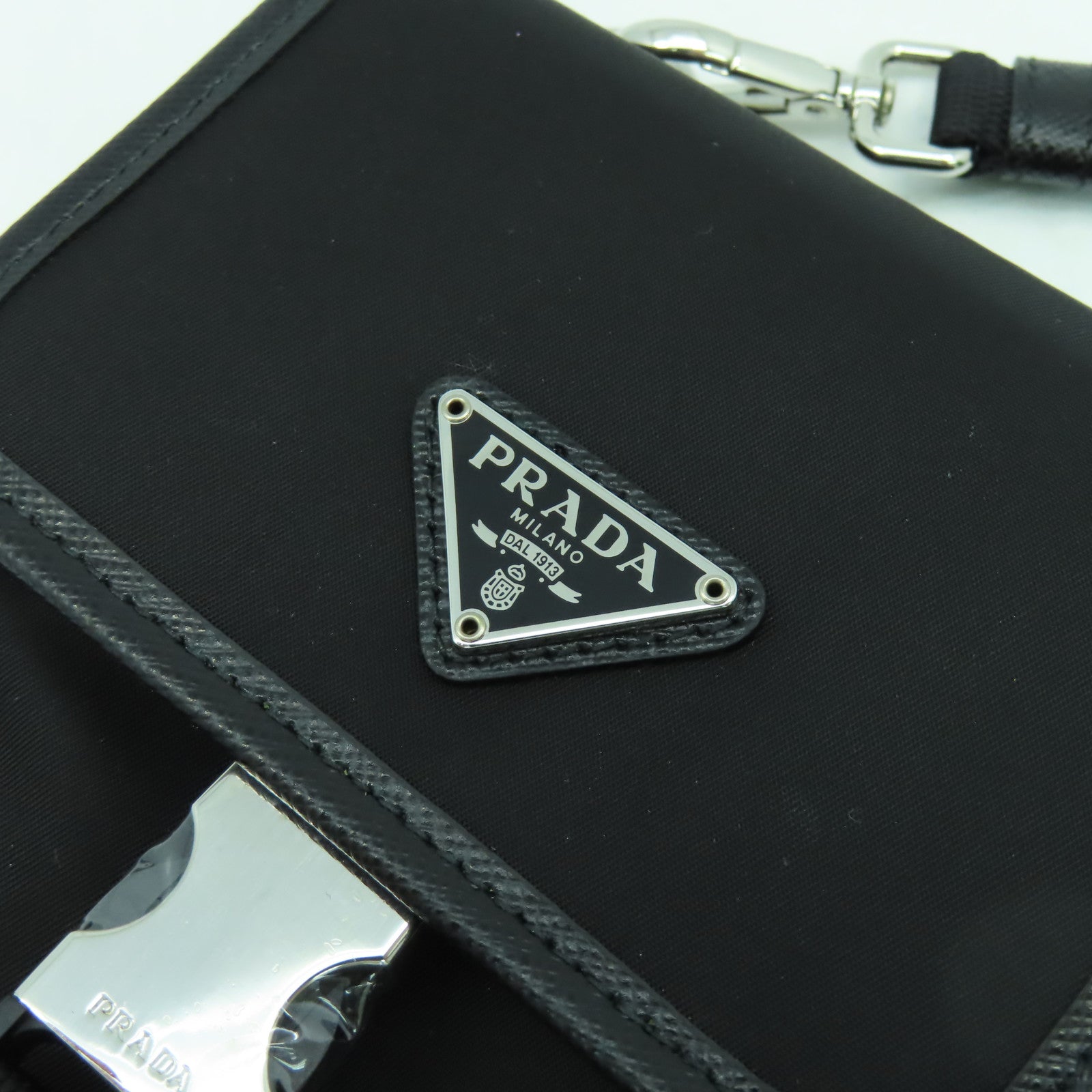 PRADA 尼龍/Saffiano皮革Shoulder Bag銀扣肩背袋黑色
