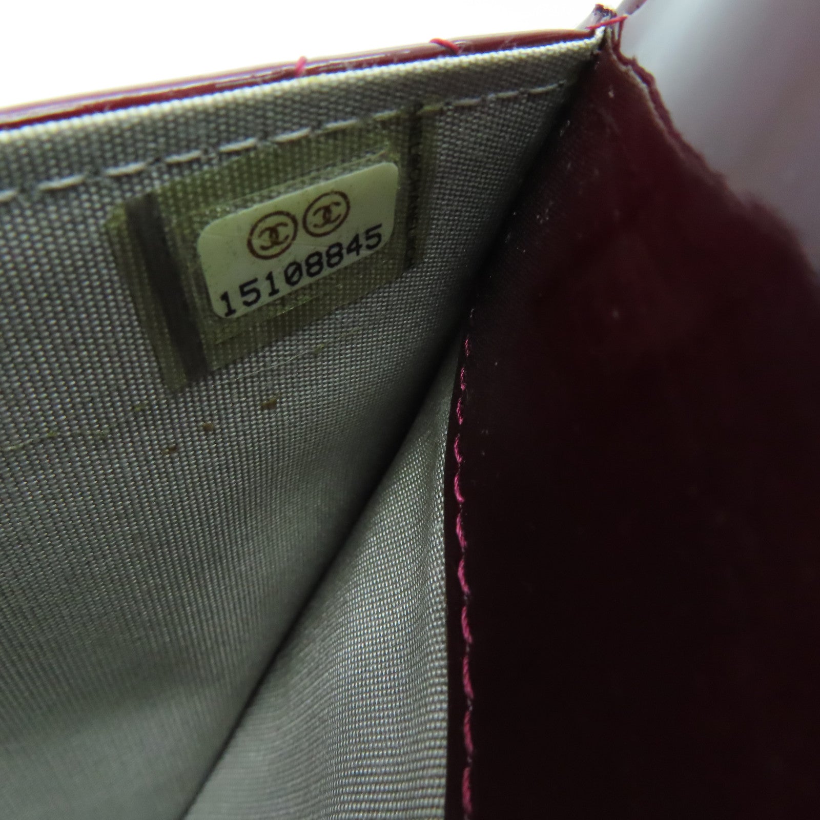 CHANEL 菱格漆皮皮革WOC Wallet On Chain銀扣肩背袋酒紅色