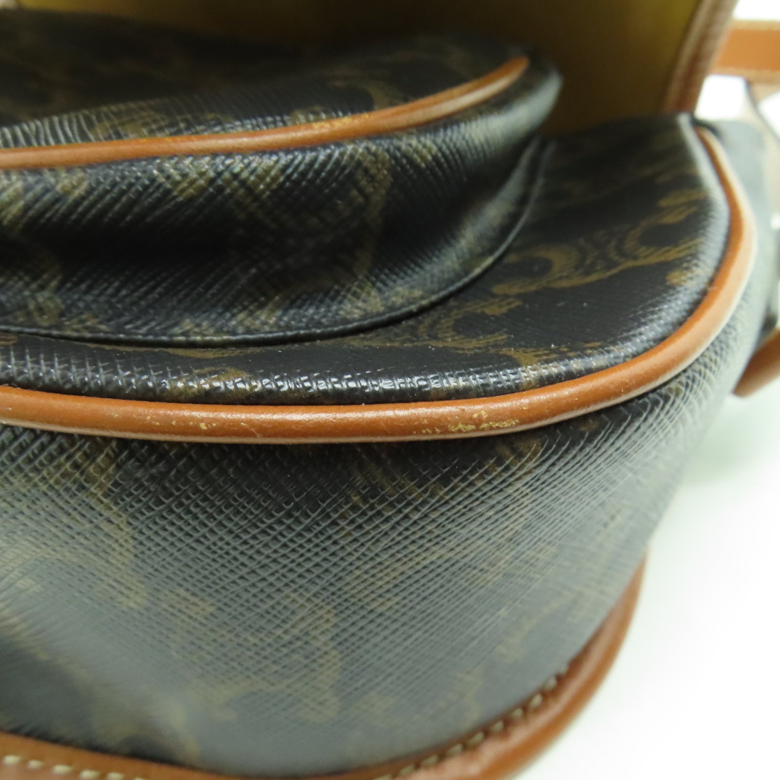 CELINE 塗層帆布Triomphe Foleo金扣肩背袋啡色/黑色