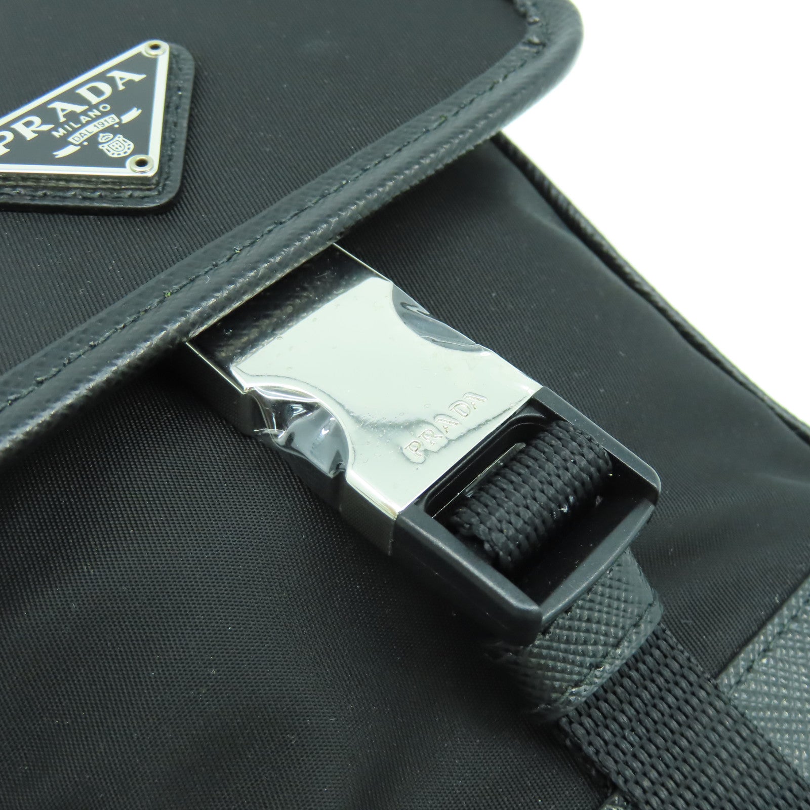 PRADA 尼龍/Saffiano皮革Shoulder Bag銀扣肩背袋黑色