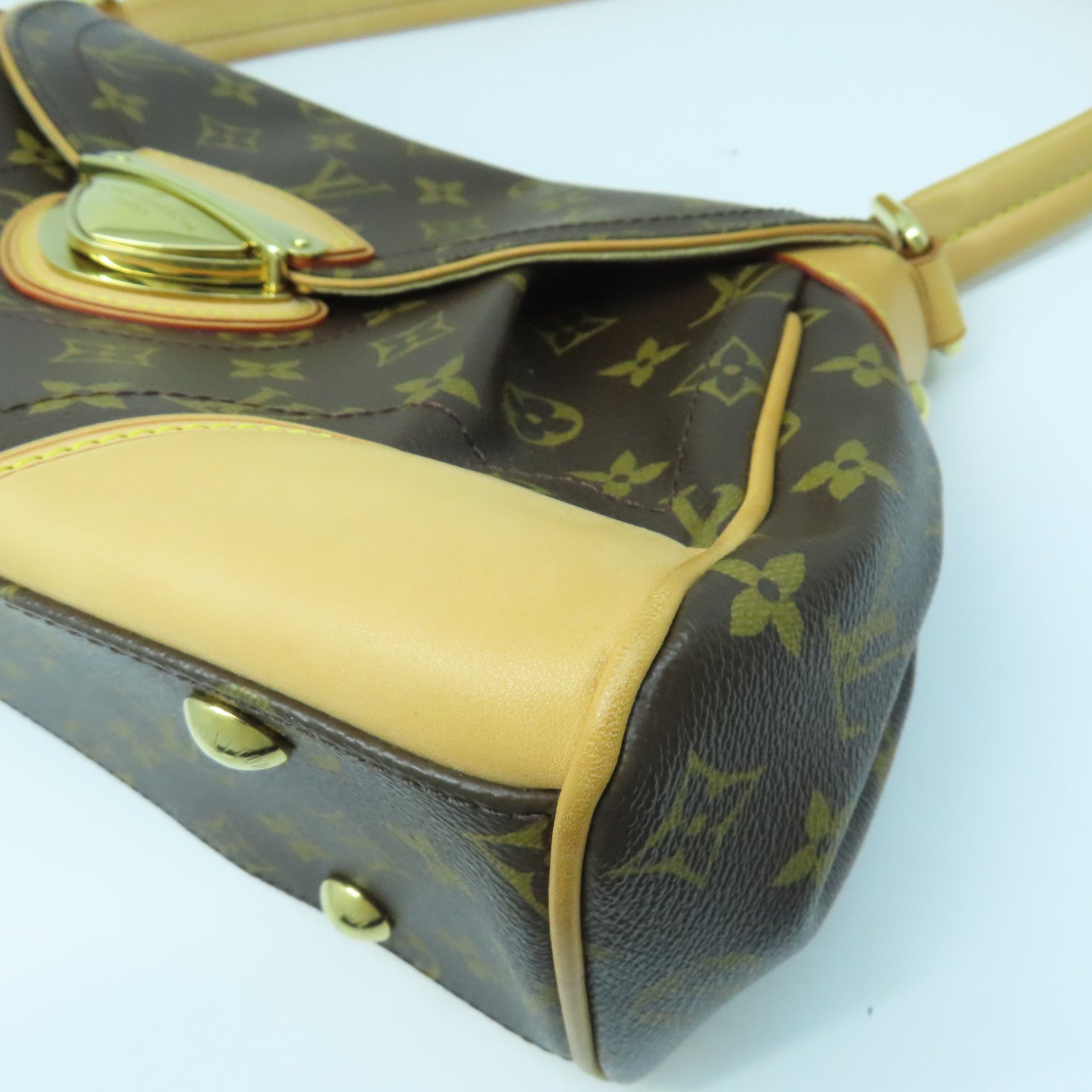 LOUIS VUITTON Monogram Beverly MM Gold Buckle Shoulder Bag Brown