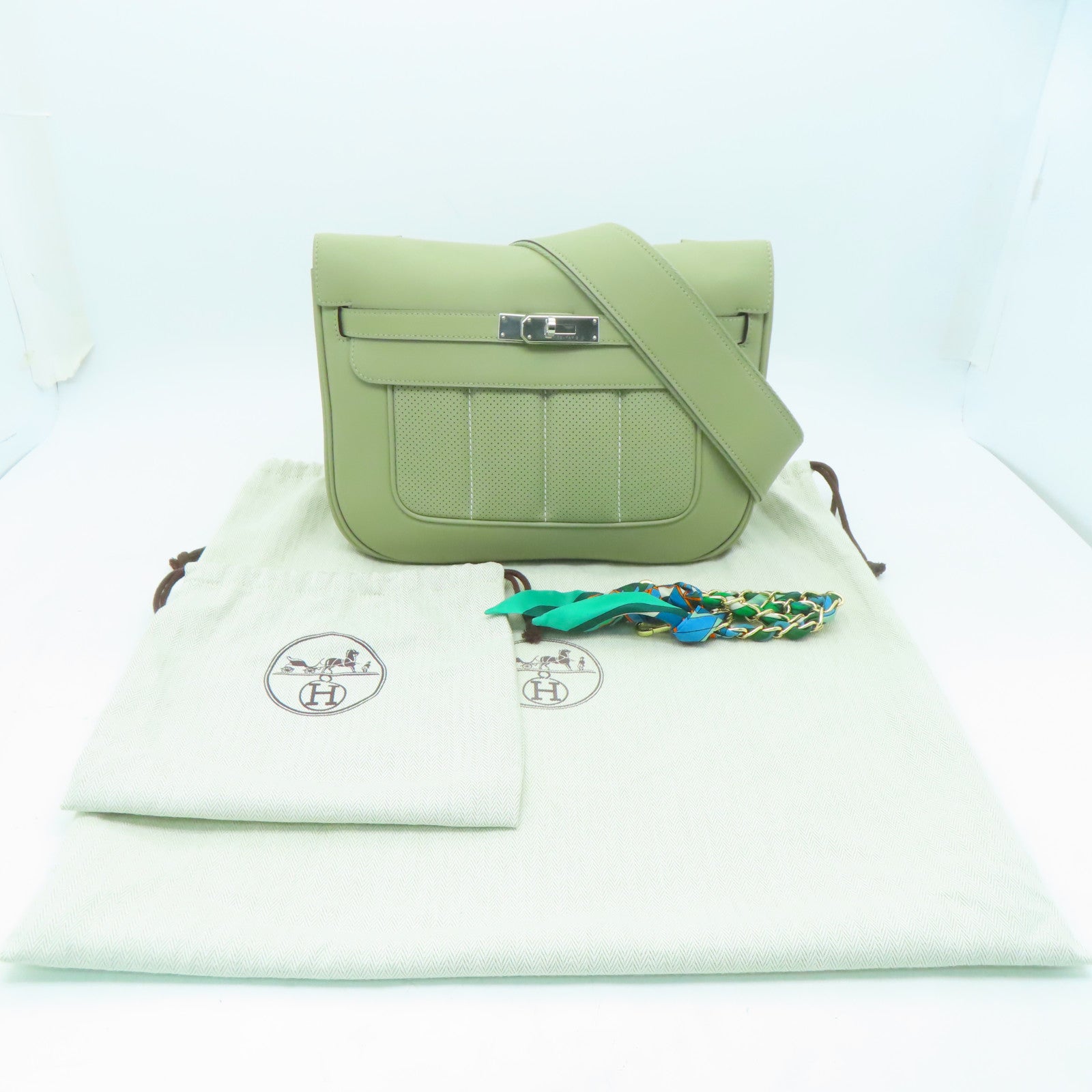 HERMES Evercolor皮革Berline 28銀扣肩背袋卡其色